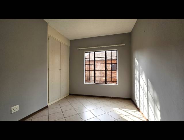 2 BEDROOM APARTMENT RENTED IN MOOIKLOOF RIDGE